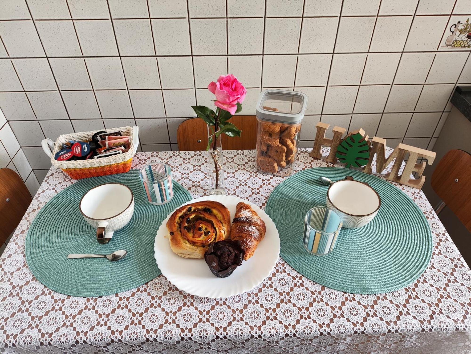 Guest House Montebello Asti Bagian luar foto